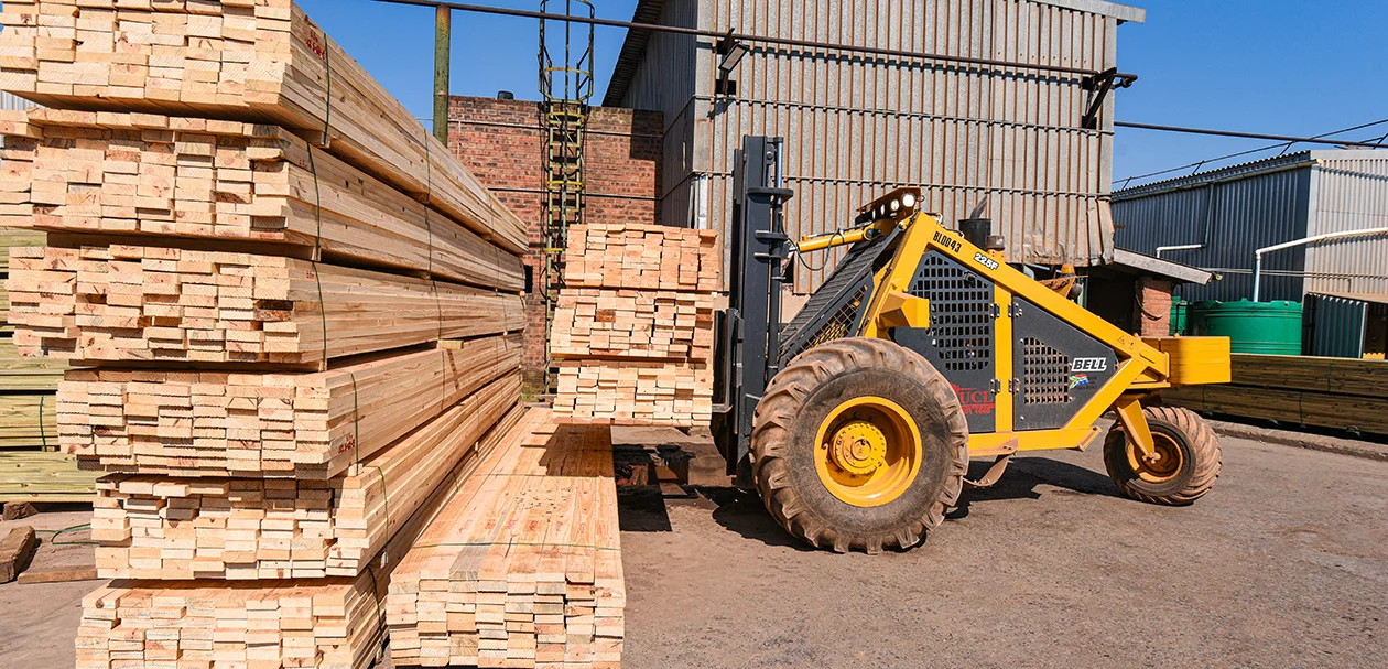 Bell 225F Forklift is the machine of choice for UCL Sawmill