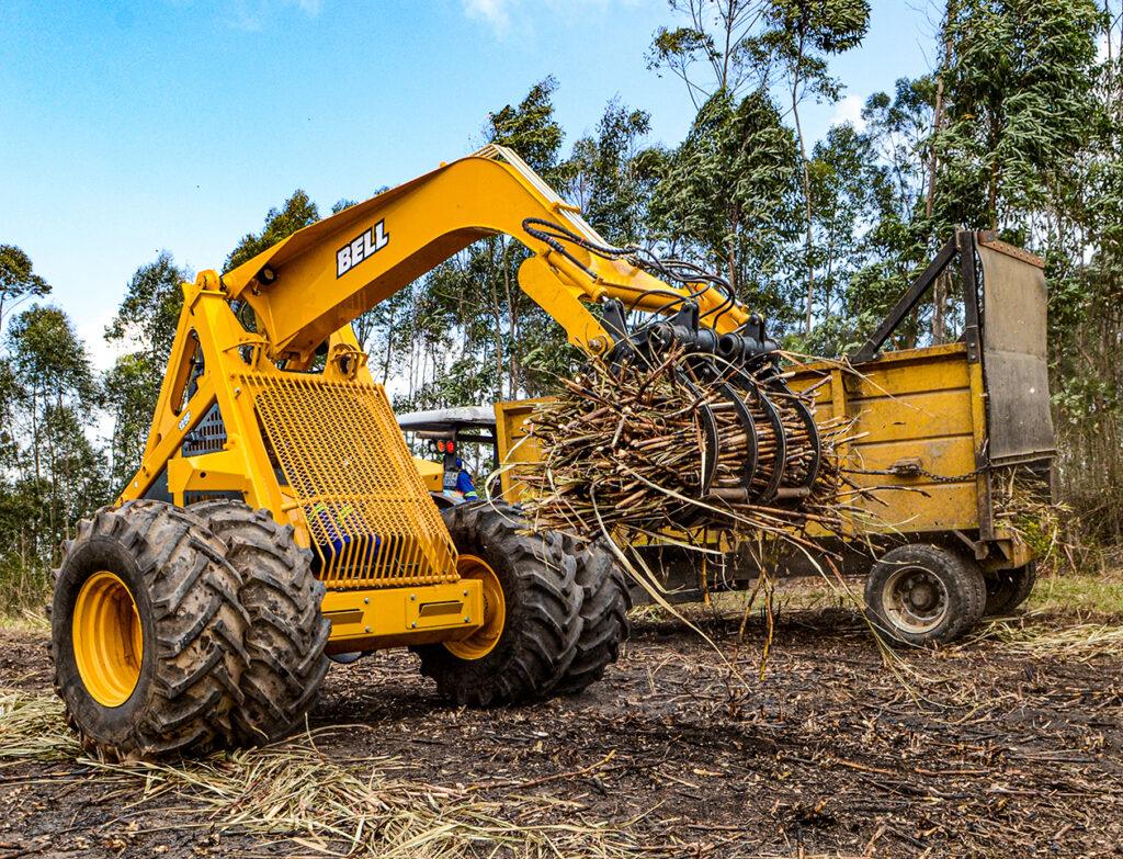 Cane Loader safety and fuel economy impress Illovo Sugar - Bell Equipment